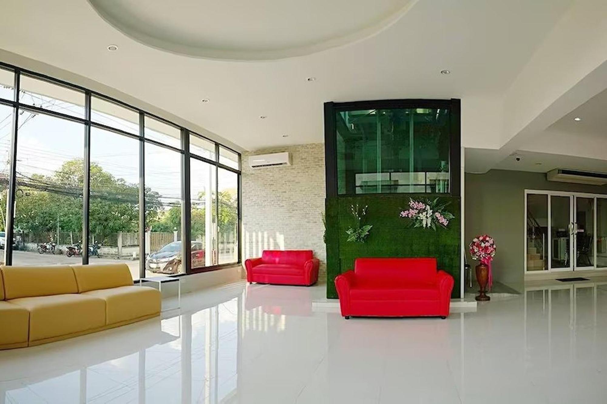 La Viva Hotel Buriram Ngoại thất bức ảnh