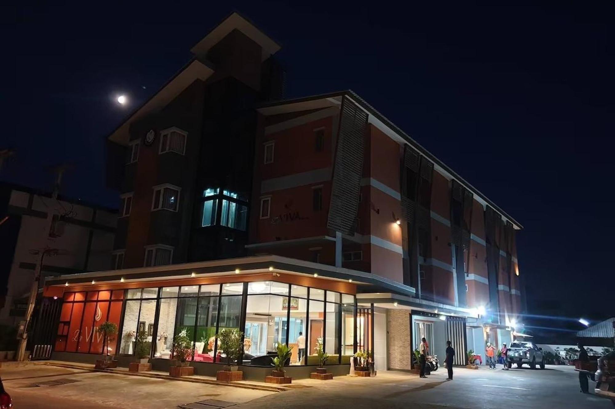 La Viva Hotel Buriram Ngoại thất bức ảnh