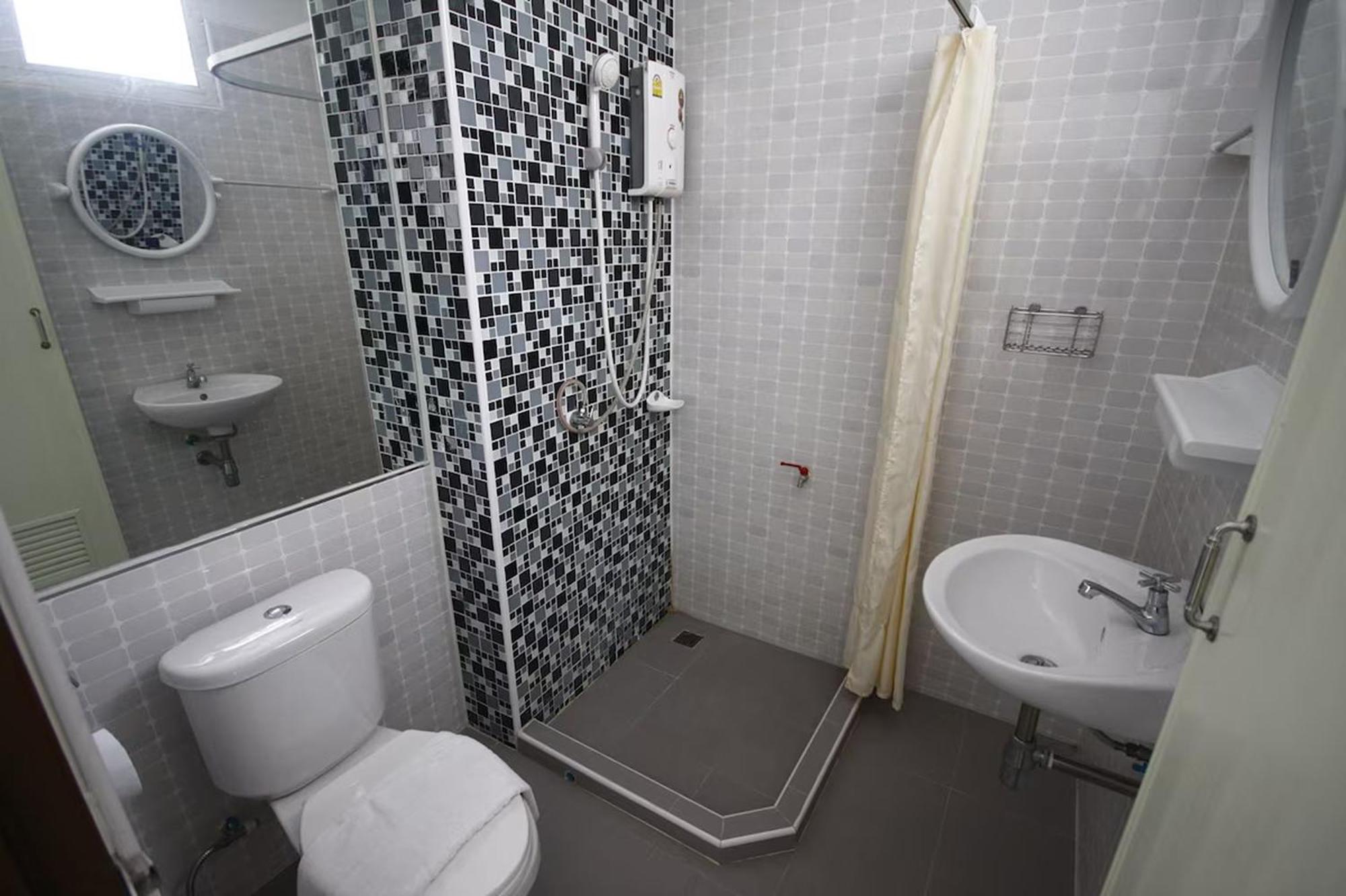 La Viva Hotel Buriram Ngoại thất bức ảnh