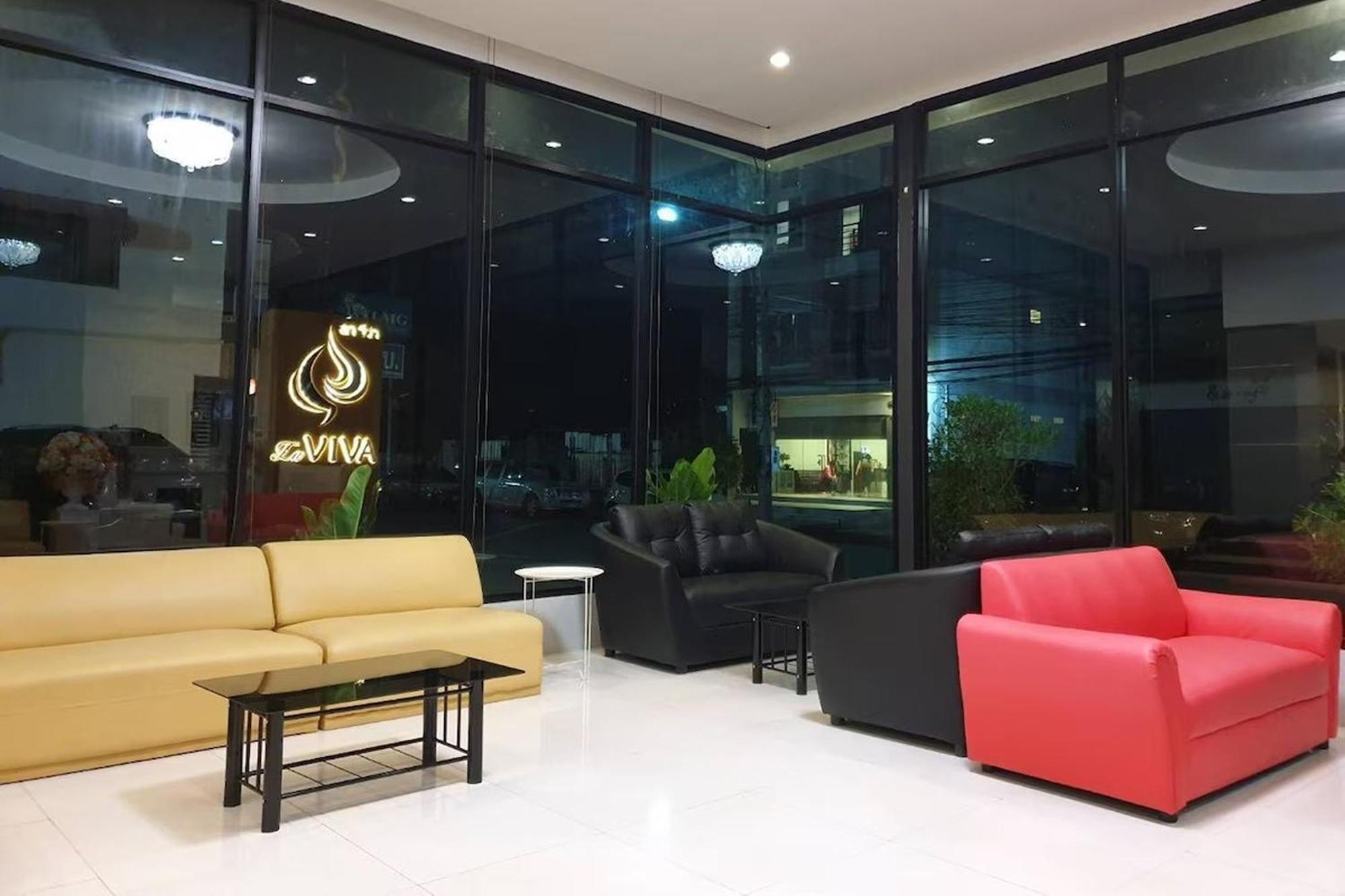 La Viva Hotel Buriram Ngoại thất bức ảnh